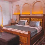 Отель Local Cave House 3*