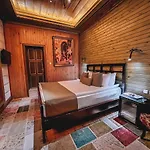Local Cave House 3* Гореме