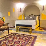 Szálloda Local Cave House 3*