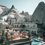 Local Cave House Отель Гореме