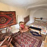 Local Cave House 3*