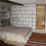 Отель Local Cave House