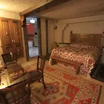 Local Cave House Szálloda 3*