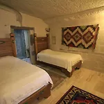 Local Cave House Гореме