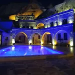 Local Cave House Отель Гореме