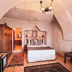 Отель Local Cave House 3*