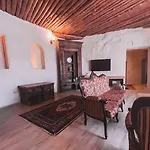 Local Cave House 3* Гореме