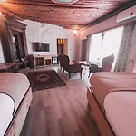 Local Cave House 3* Гореме