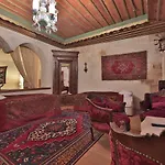 Szálloda Local Cave House 3*