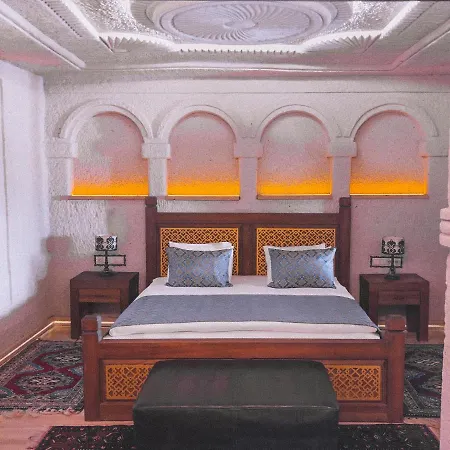 Local Cave House 3*