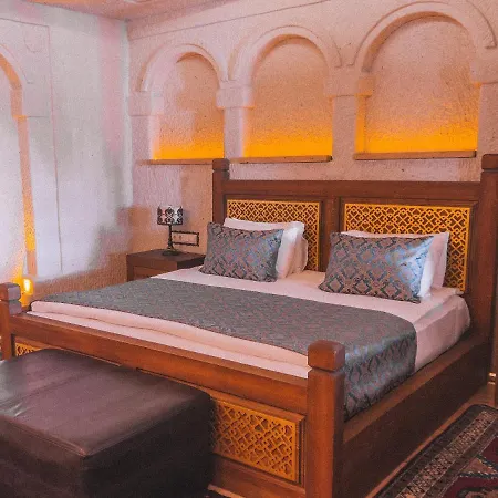 فندق Local Cave House 3*