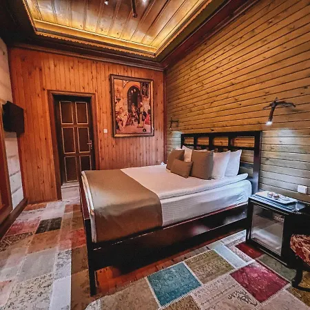 Local Cave House 3* غوريمِيه