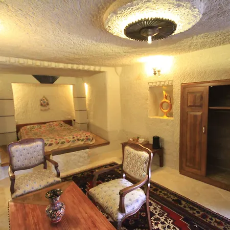 Local Cave House فندق غوريمِيه