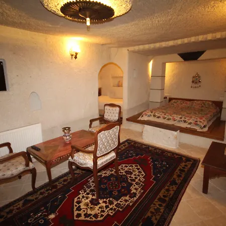 Local Cave House فندق 3*