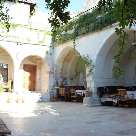 Local Cave House 格雷梅