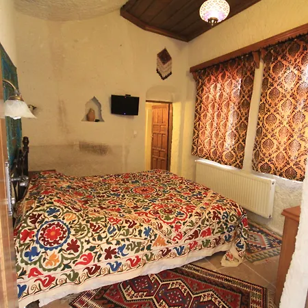 Local Cave House غوريمِيه