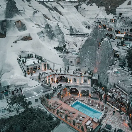 Hotel Local Cave House 3*