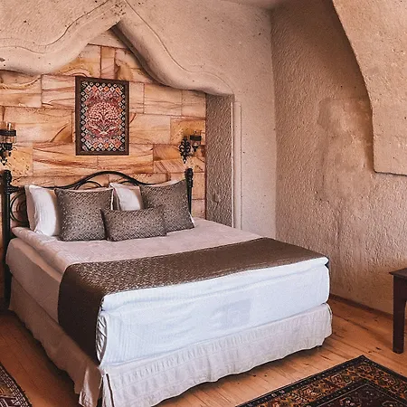 Local Cave House 3*