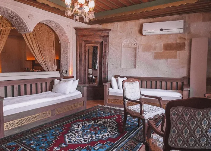 Hotel Local Cave House 3*