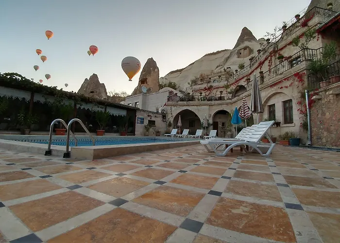 Local Cave House Hotel Göreme