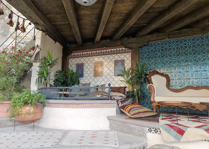 Hotel Local Cave House 3*