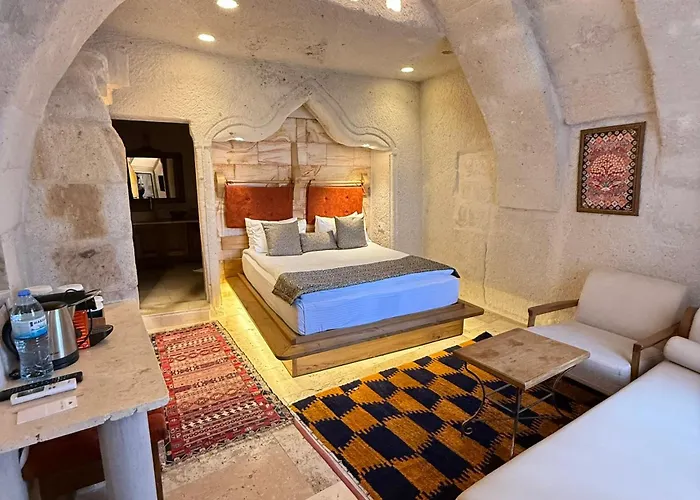 Local Cave House Göreme